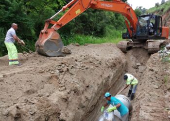 Prefeitura amplia travessia de água na Estrada das Pitas