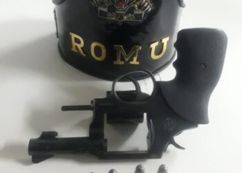 ROMU prende homem com arma com numeração raspada