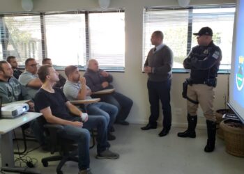 No Maio Amarelo Settrans dá palestra na programação Sipat de empresa de Cotia