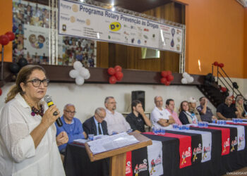 Programa de resistência às drogas da PM forma mais 350 alunos de Cotia   