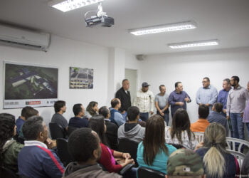 Prefeitura recebe comerciantes do Atalaia para falar de revitalização no local   