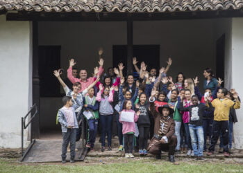 Alunos de Cotia fazem uma viagem ao passado no Sítio do Mandú   