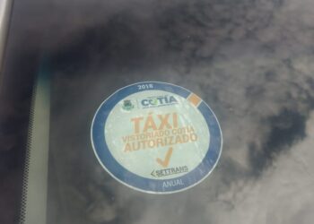 Táxis regulares ganham selo de autorização em Cotia   