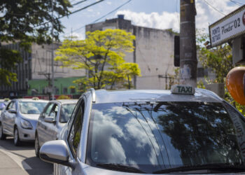 Taxistas já podem agendar a vistoria obrigatória para renovação de alvará