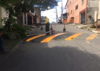 Funcionários da Settrans recebem uniformes   