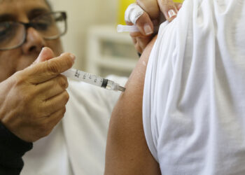 Vacinação contra a Gripe começa dia 10/04 para gestantes e crianças