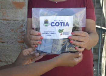 Kits de Inverno são distribuídos para idosos de instituições e do serviço de convivência