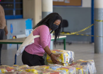 Cestas de alimentos do kit merenda do mês de junho foram entregues nas escolas