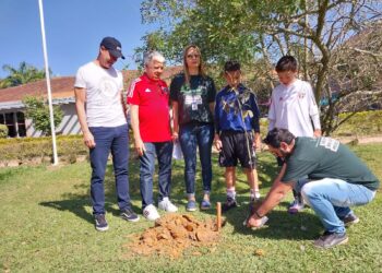Secretaria do Verde e do Meio Ambiente realiza plantio em parceria com o São Paulo F.C