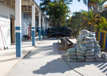 “Comunidade espera há 20 anos [pela reforma]” disse a diretora da E.M Edith dos Santos Silva