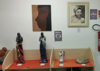 Biblioteca Batista Cepelos recebe exposição “Negro é Bonito” até 23/12