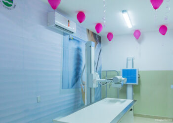 Prefeitura ilumina espaços públicos em apoio ao  Movimento Outubro Rosa