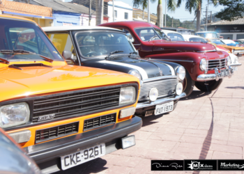 Praça da Matriz recebe Encontro de Carros Antigos no domingo
