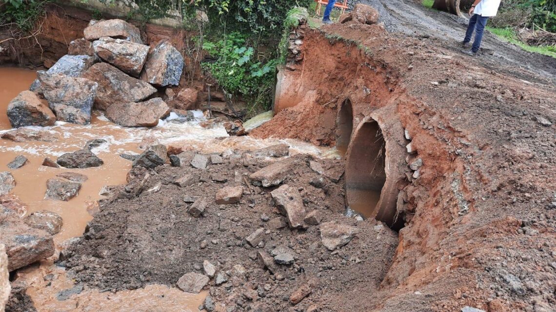 Secretaria de Obras recupera travessia de tubos danificados pela chuva ...