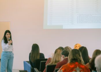 Mês do Autismo: Colaboradores da Saúde e Educação participam de palestra