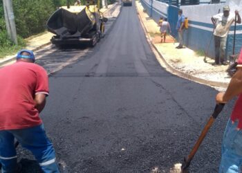 Prefeitura realiza a pavimentação asfáltica em ruas do Apache em Caucaia