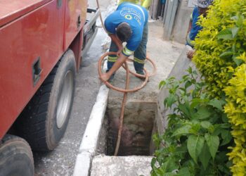 Prefeitura executa prolongamento de rede e reforma de caixas de captação