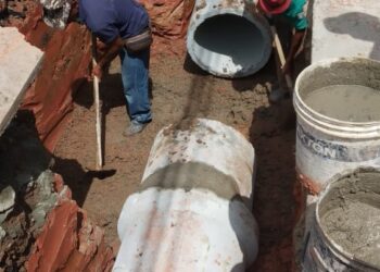 Prefeitura inicia o reparo na Rua Matrix após conclusão da obra de drenagem