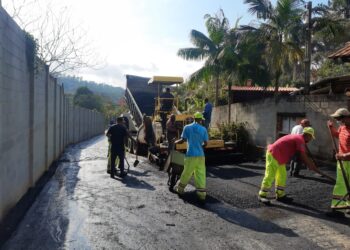 Prefeitura finaliza a pavimentação das ruas Monte Castelo região da Granja e Padre Donizete de Caucaia