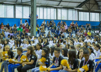 Mais 430 alunos participam da formatura do Proerd