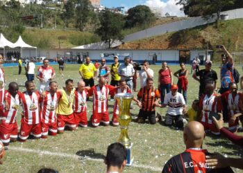 Sabiá leva a melhor sobre o Beira Rio e fica com o título na categoria Veteranos   