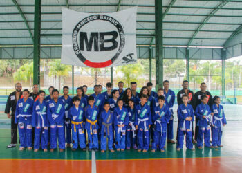 Alunos da Academia Municipal de Lutas recebem kimonos doados