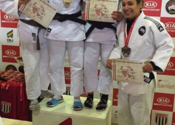 Judocas de Cotia garantem vaga no Paulista Sênior