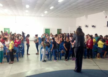 CRAS Monte Serrat realiza palestra sobre motivação  e comportamento no Movimenta Cotia