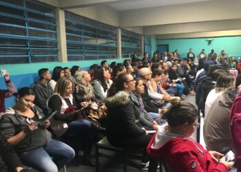 Mais de 200 alunos acompanham palestra sobre meio ambiente   