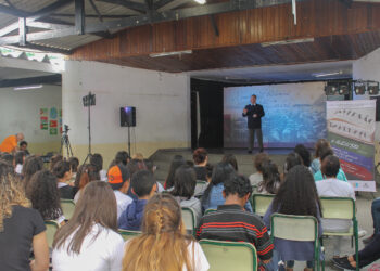 Escola de Cotia recebe peça adaptada  de obra de Machado de Assis   