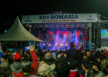 Milhares de pessoas participaram da Romaria de Caucaia e acompanharam ao show do Daniel