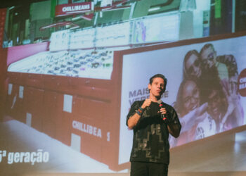 AvançaCotia promoveu palestra com o empresário e ex-Shark Tank Caito Maia