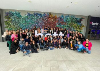 Educadores de Cotia participaram do maior evento de educação e tecnologia da América Latina