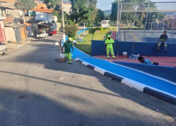 Prefeitura realiza serviços de limpeza, pintura, manutenção e zeladoria em diversos bairros