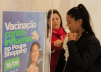 Em parceria com shoppings, Cotia aplica vacina contra a gripe na população