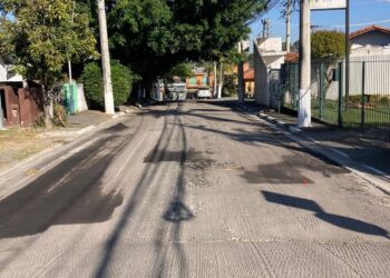 Asfalto Novo: Chegou a vez a Rua Belo Horizonte, no Parque São George, receber melhorias