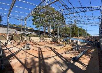 Obra da nova quadra em escola do Jd. Sabiá está em ritmo acelerado