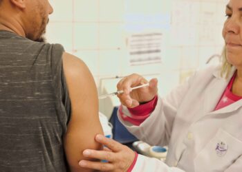 Três UBSs abrem até as 20h para vacinação durante o mês de julho