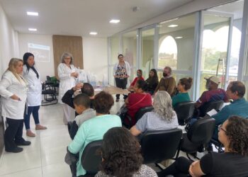 Pacientes insulinodependentes recebem Kit Diabetes