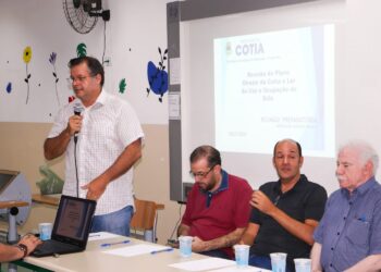 Moradores das regiões de Caucaia do Alto e Granja Viana participam de reunião de revisão do Plano Diretor