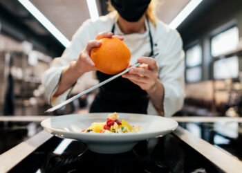 ONG tem inscrições abertas para cursos de capacitação para meninas e mulheres de 10 a 25 anos