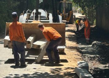 Asfalto Novo está em andamento na Av. Benedito Isaac Pires