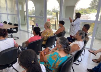 Dia da Mulher: ‘Atende Cotia’ realizou programação para participantes do ‘Cuidando de quem Cuida’