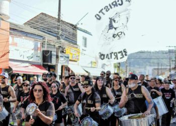 Centenas de pessoas participaram da Marcha para Jesus de Cotia