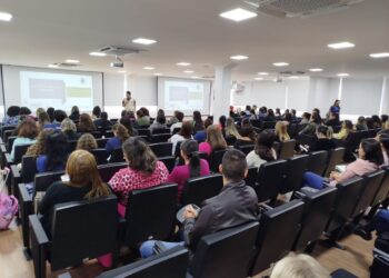 Professores apresentam suas boas práticas na educação durante seminário