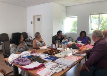 Prefeitura de Cotia discute cronograma anual e melhorias no programa Talentos Partilhados