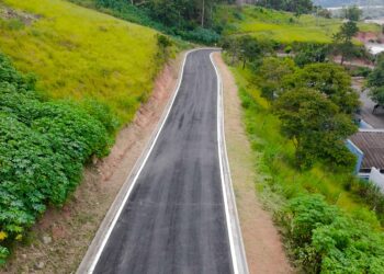 Prefeitura conclui e libera a rua dos Golfinhos, no bairro Parque Bahia
