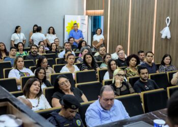 Janeiro Branco: Colaboradores de Cotia participaram de palestras sobre saúde mental