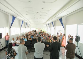 Secretaria de Indústria e Comércio promove encontro com feirantes de Cotia