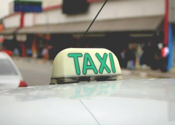 Taxistas devem fazer aferição obrigatória dos taxímetros em maio